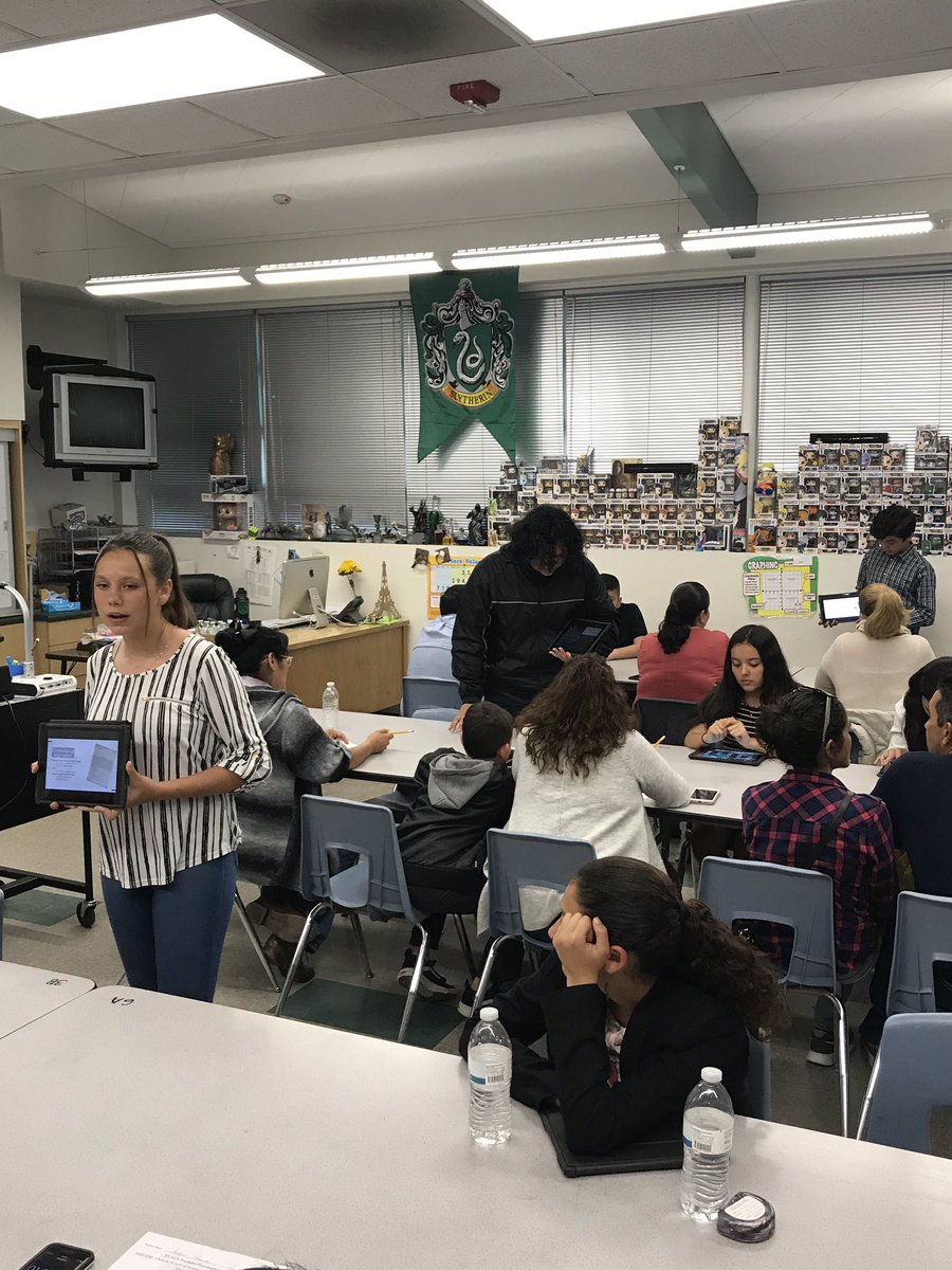 HTM_FLAGS's tweet image. Pretty amazing to see these students speak for 15 minutes on all of their learning throughout the year! #htmfalcons #suhsd @HTMFalcons @SUHSD