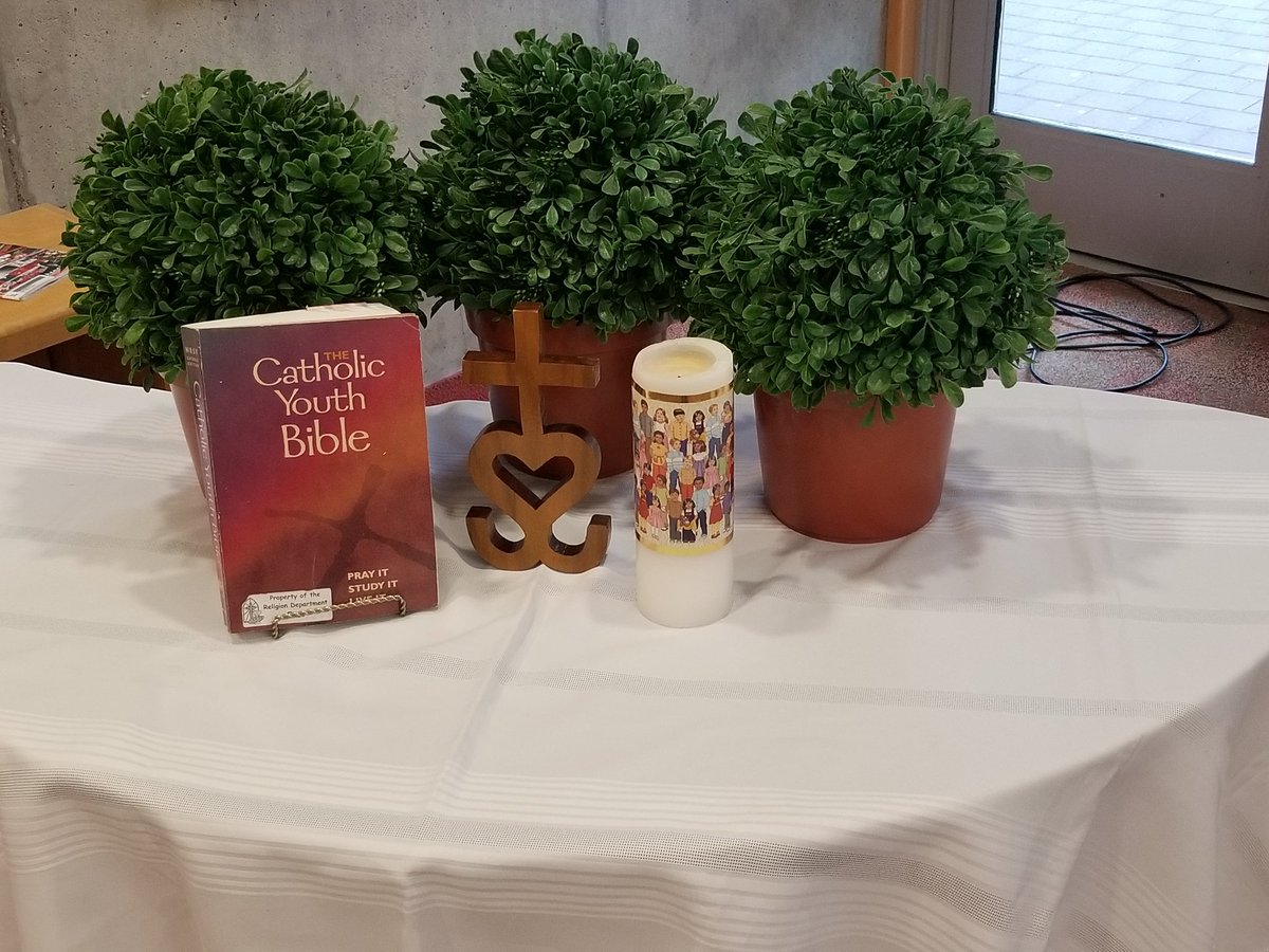 Thank you to <a href="/TCDSB/">Toronto Catholic District School Board</a>'s Our Lady of Lourdes for inviting us to present Christian meditation at Family Fit Night! What a great evening! #tcdsbmeditates <a href="/MICHAELaCACCAMO/">Michael A. Caccamo</a>  <a href="/pope_adrian/">Adrian Pope</a>