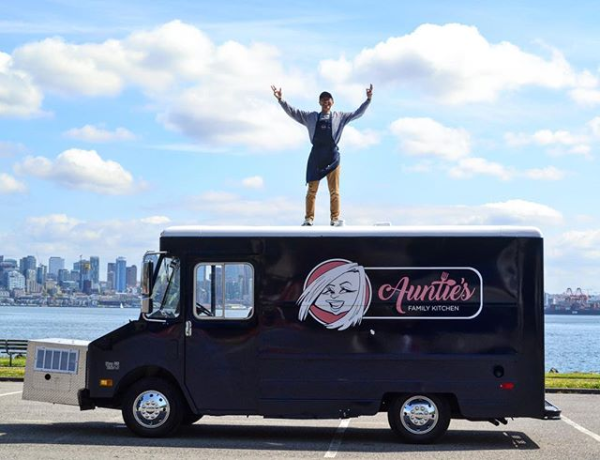 We are happy to announce we'll have @EatatAunties Food Truck at our Tinte Tunes at the Winery Friday (4-7pm)! They'll be setting up between 4-5pm. BBQ Pulled Chicken Sandwich and/or BBQ Plate. Kalua Pulled Pork Sandwich with Pineapple Coleslaw /Kalua Pulled Pork Mix Plate w/Rice.