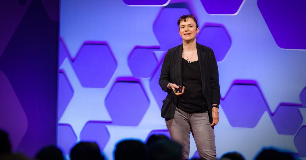 The History of Human Emotions: “The words we use to describe our emotions affect how we feel, says historian Tiffany Watt Smith, and they've often changed (sometimes very dramatically) in response to new cultural expectations and ideas.” buff.ly/2p4Q661