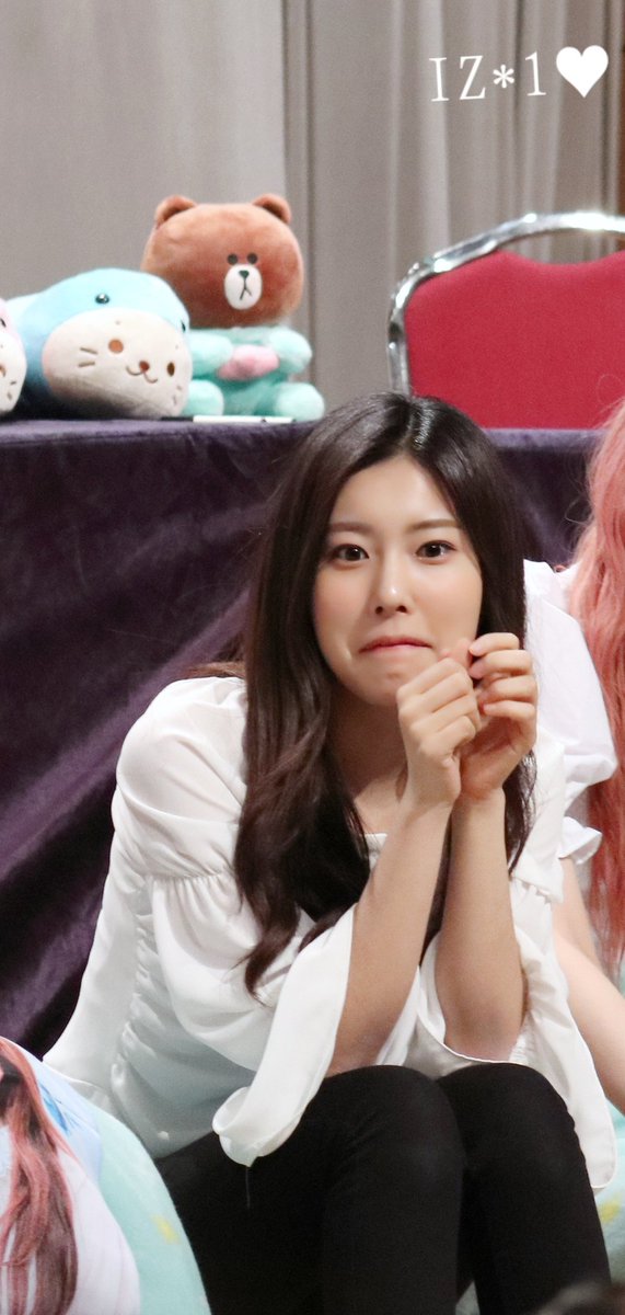 IZ167457341's tweet photo. 2019.05.05 
アイズワン ファンサイン会
#아이즈원 #IZONE #アイズワン 
#강혜원 #KangHyewon #カンへウォン https://t.co/eiZNU3rA5L