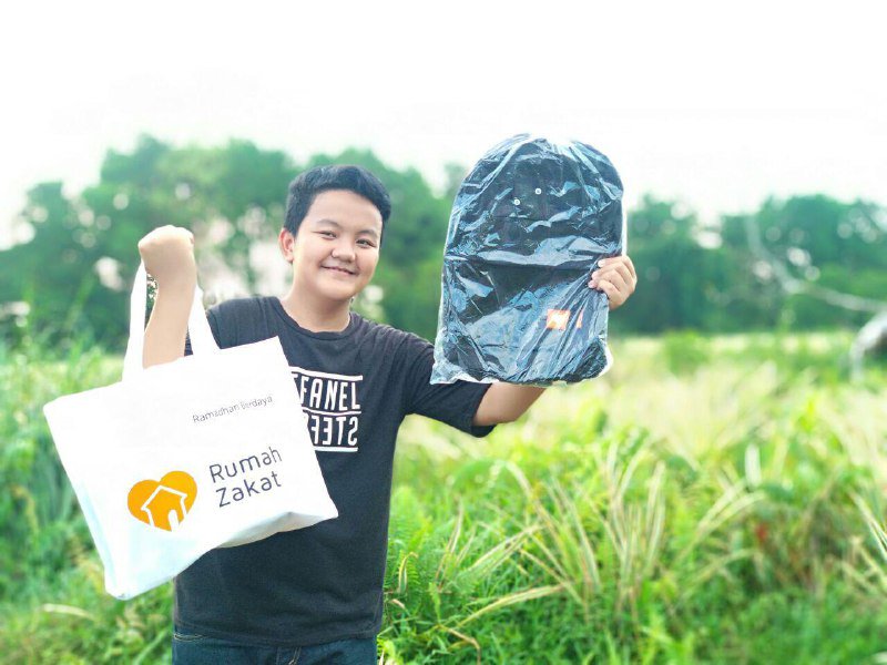 rumahzakat's tweet image. #KLY Alhamdulillah, (09/05) Rumah Zakat berbagi kebahagiaan dengan menyalurkan Bingkisan Kado Lebaran Yatim sebanyak 30 paket kepada anak-anak yatim dhuafa di Jl. Purnama, Masjid Jamiatus Shalihin, Purnama Agung 7 Pontianak Selatan.