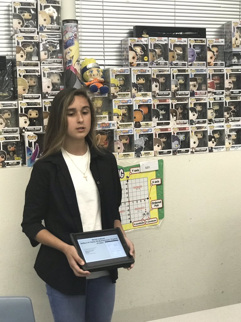 HTM_FLAGS's tweet image. Round 5!  Some of these students are looking really comfortable sharing what they’ve learned! #suhsd #htmfalcons @HTMFalcons