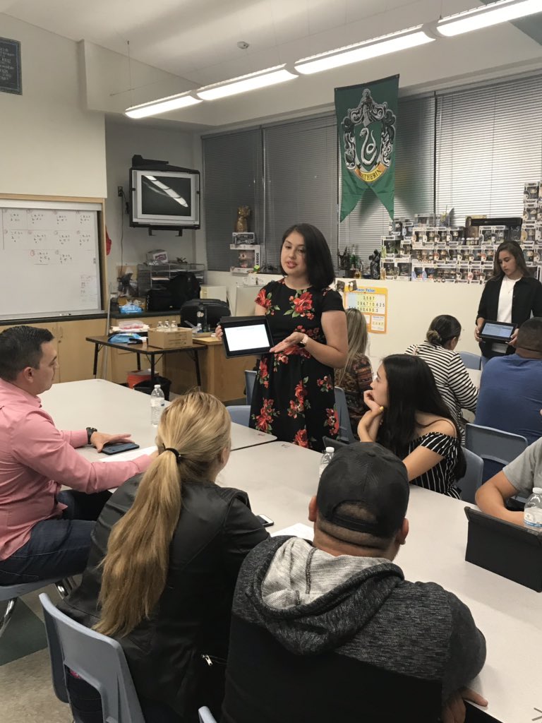 HTM_FLAGS's tweet image. Round 5!  Some of these students are looking really comfortable sharing what they’ve learned! #suhsd #htmfalcons @HTMFalcons