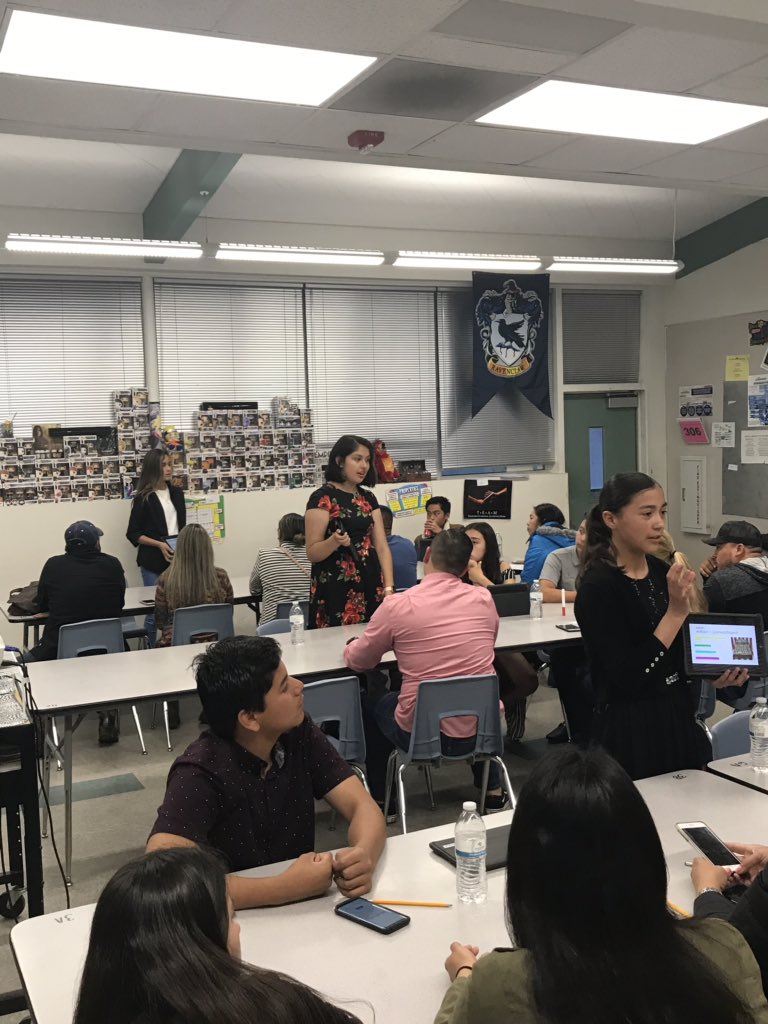 HTM_FLAGS's tweet image. Round 5!  Some of these students are looking really comfortable sharing what they’ve learned! #suhsd #htmfalcons @HTMFalcons
