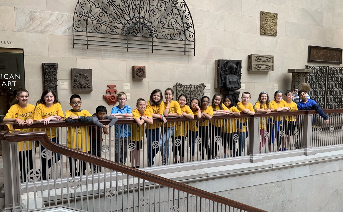 "Creativity is intelligence having fun."-Albert Einstein
5th graders in awe of the creativity at the Art Institute! <a href="/CCSD93/">CCSD93</a> #HLSHero4Life