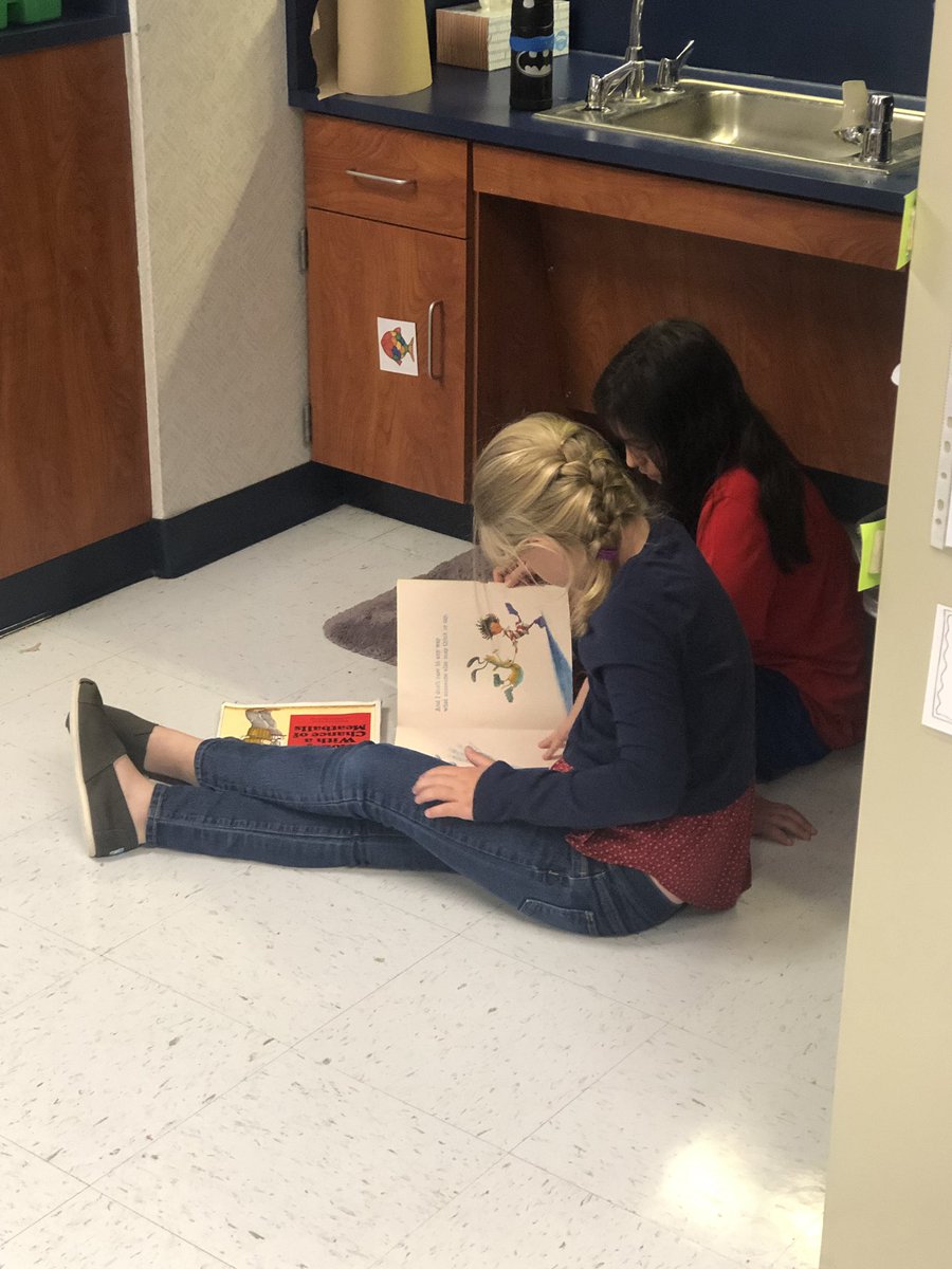 MrsMarcomsFrogs's tweet photo. We sure have loved our reading buddies in kinder this year! https://t.co/ZhQBlDNBAk