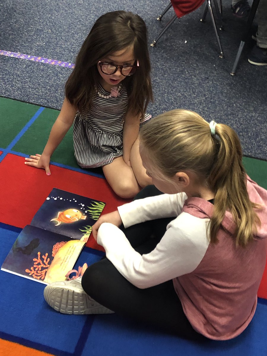 MrsMarcomsFrogs's tweet photo. We sure have loved our reading buddies in kinder this year! https://t.co/ZhQBlDNBAk