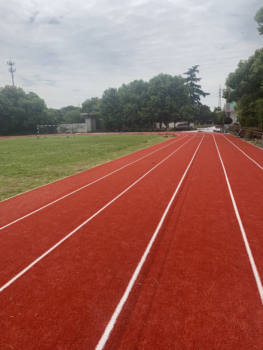 ChristineGu3's tweet photo. HISOA Grass —A runway sports grass is under installation. HISOA Grass has provided high standard and helps to protect the players from serious football injuries. https://t.co/6pktRscCd9
