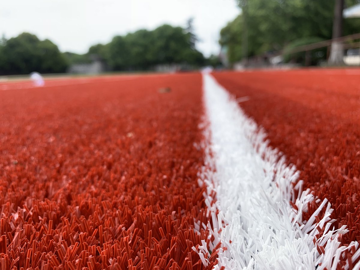 ChristineGu3's tweet photo. HISOA Grass —A runway sports grass is under installation. HISOA Grass has provided high standard and helps to protect the players from serious football injuries. https://t.co/6pktRscCd9