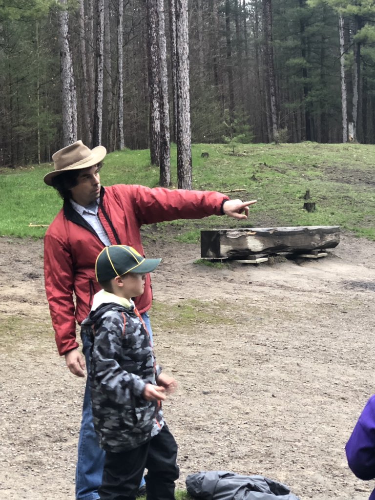 MtAlbertScouts's tweet photo. Night hiking with #1stmountalbert. A warm night, no rain, fun times, great memories. #cubsdostuff @scoutscanada @SLS_Area_Scouts https://t.co/N2xdKR6E5t