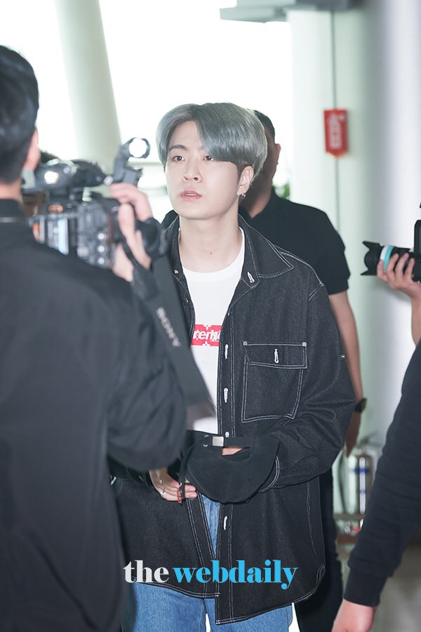 D6LF49_U8AEJTSR.jpg:orig