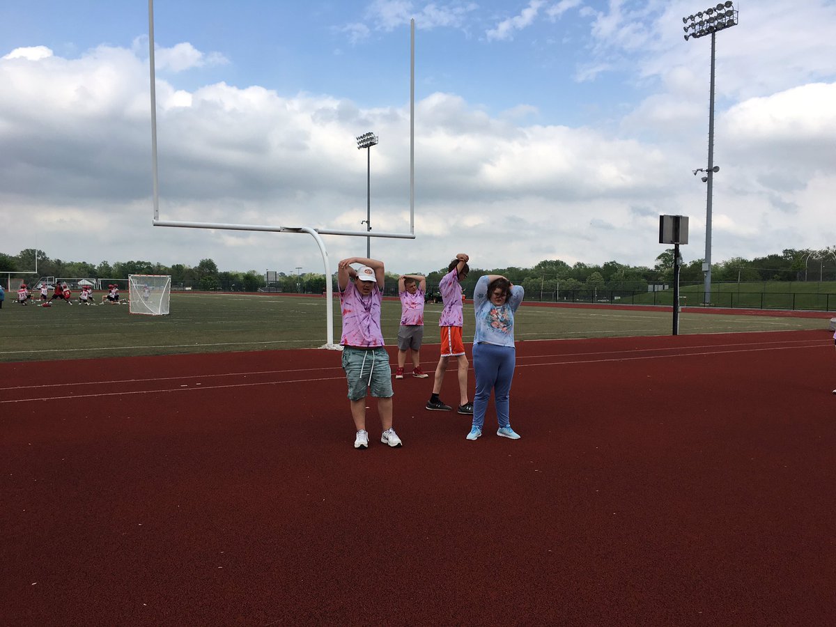 HubsUnified's tweet image. Rocking our @HUBS_SGA #BeSmartDontStart shirts for our last tuneup before the @SpOlympicsMD #UnifiedTrack State Championships on 5/14! #