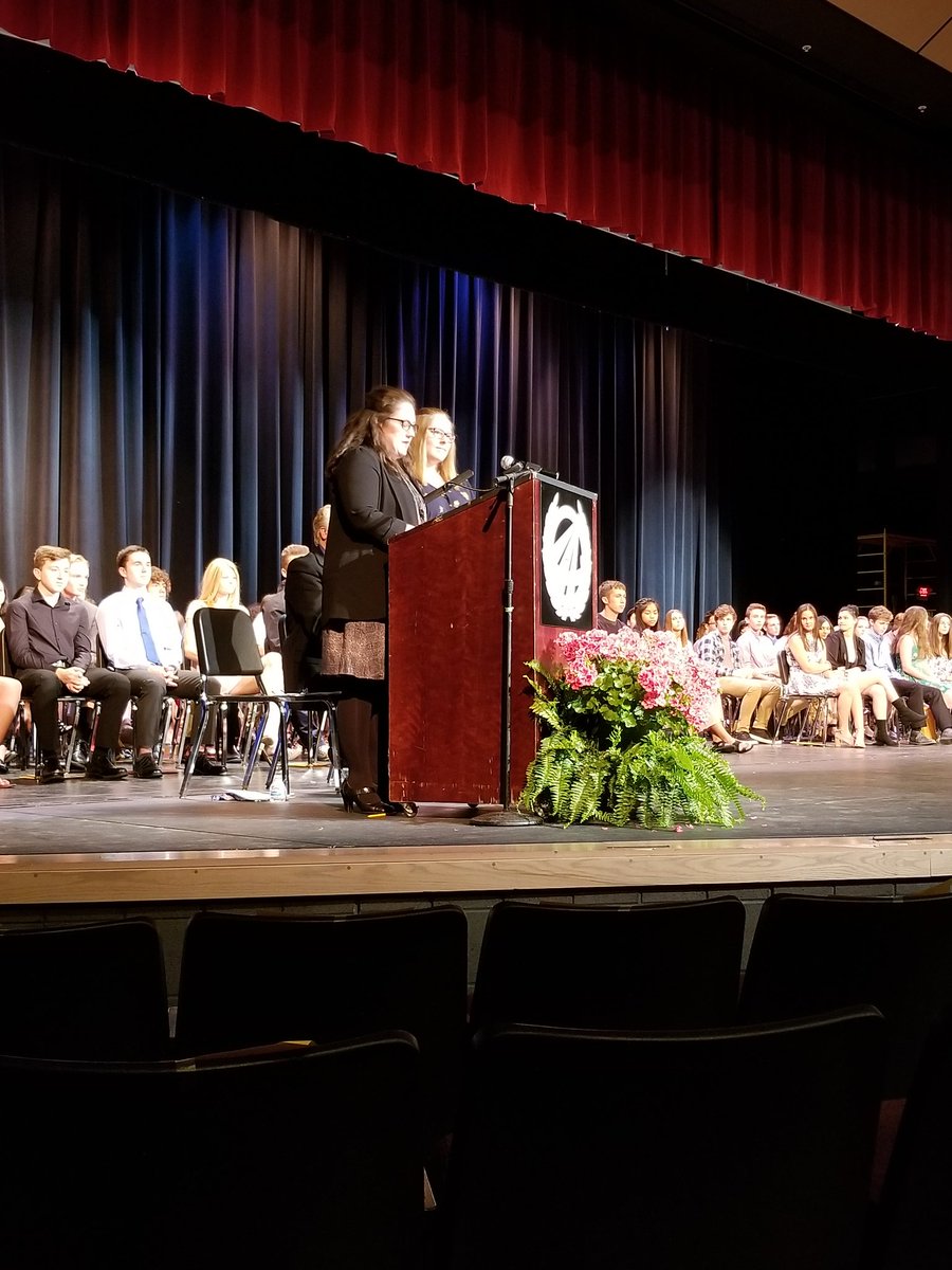 MsBoyntonSCN's tweet photo. Oh my, #SCNclassof2019 I am so incredibly proud of you! Congratulations to everyone who was celebrated tonight at Senior Honors Night! #scnpride https://t.co/BM7UZJDMLN