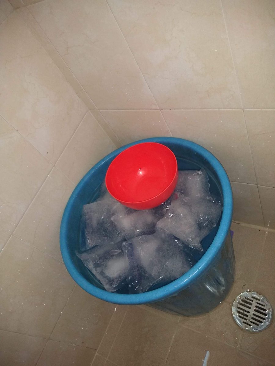 MarcoDazMartne1's tweet photo. Me la oelas calorcito #Calor #ChingodeCalor #MasCalor https://t.co/T54PqRcRXd