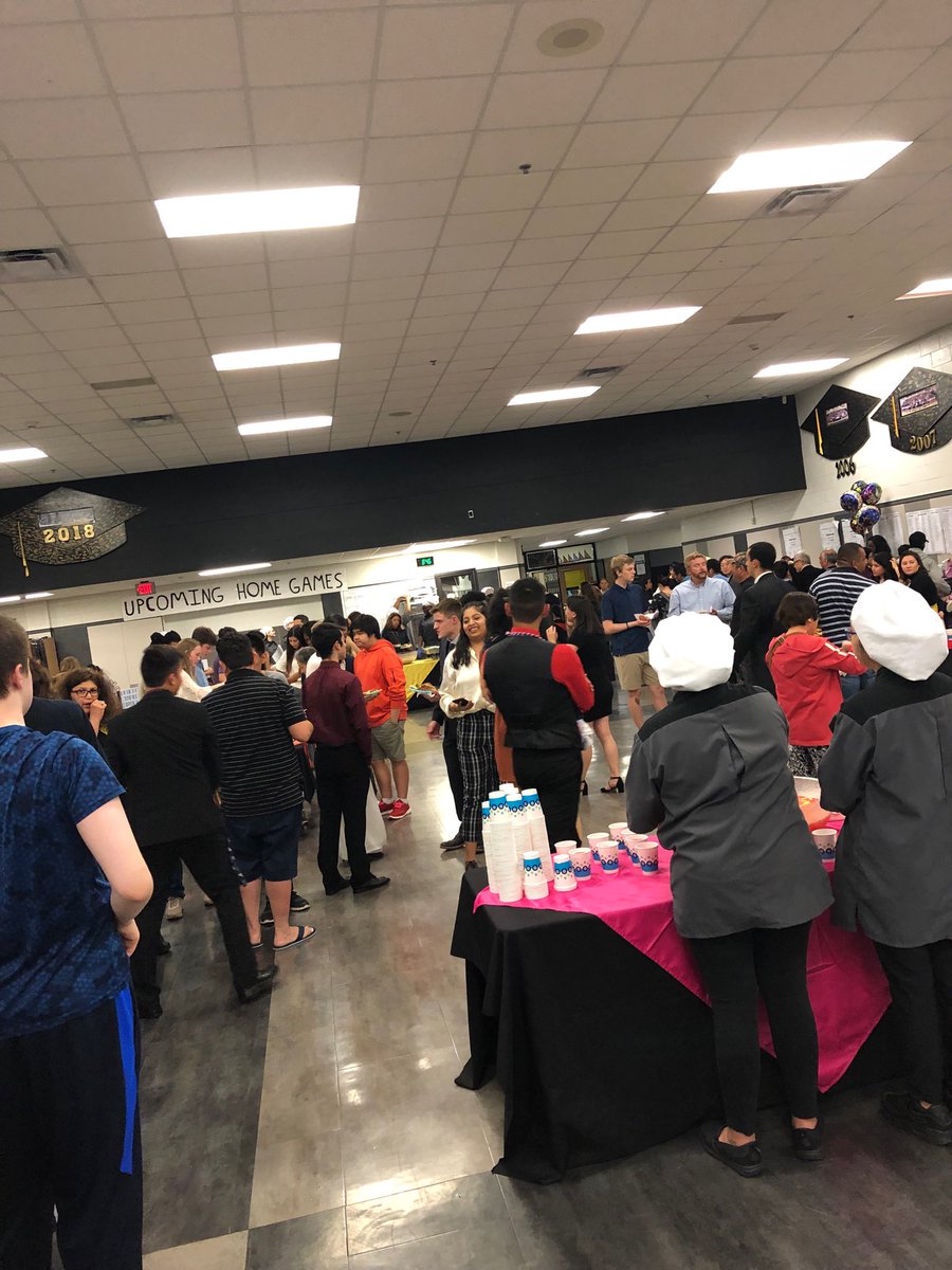 TheColonyHS's tweet photo. Celebrating the TCHS Honors Program.  Congratulations to these great students!  #thistimeisOURtime https://t.co/fokJvG2XxK