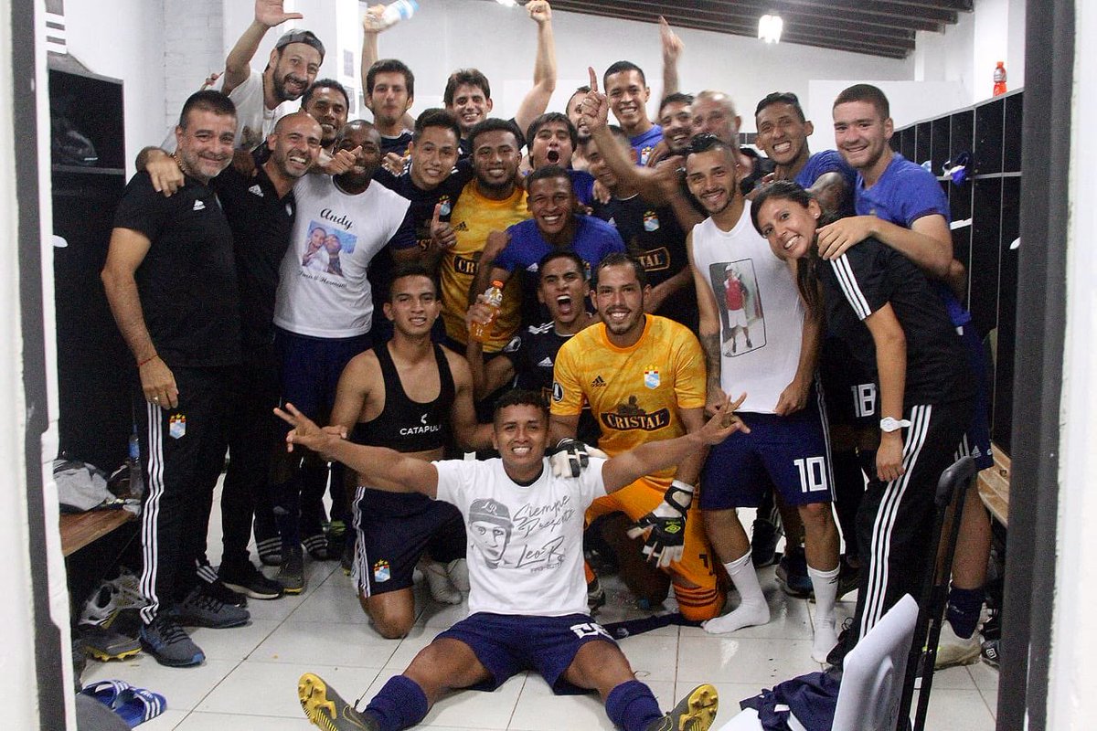 ¡Gran triunfo, banda! Siempre unidos 
<a href="/ClubSCristal/">Club Sporting Cristal</a> #FuerzaCristal #SiempreContigo 💪🏻