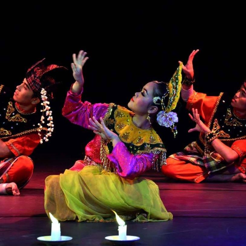 EWC_arts's tweet photo. Asia Pacific Dance Festival tickets on sale now  |  Inside Out exhibit opens May 19  |  Community events - https://t.co/HWgBCfJ74j https://t.co/o7OyCYZoAW