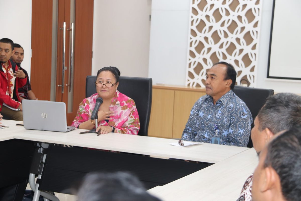 BudidayaKKP's tweet photo. Seminar ini bertujuan untuk menekankan pentingnya penguatan dan perbaikan pengelolaan kesehatan ikan melalui penerapan biosecurity, yang pada akhirnya akan mendukung produksi perikanan budidaya yang berkelanjutan #DJPBKerjaNyata https://t.co/YBwNN5bh4N
