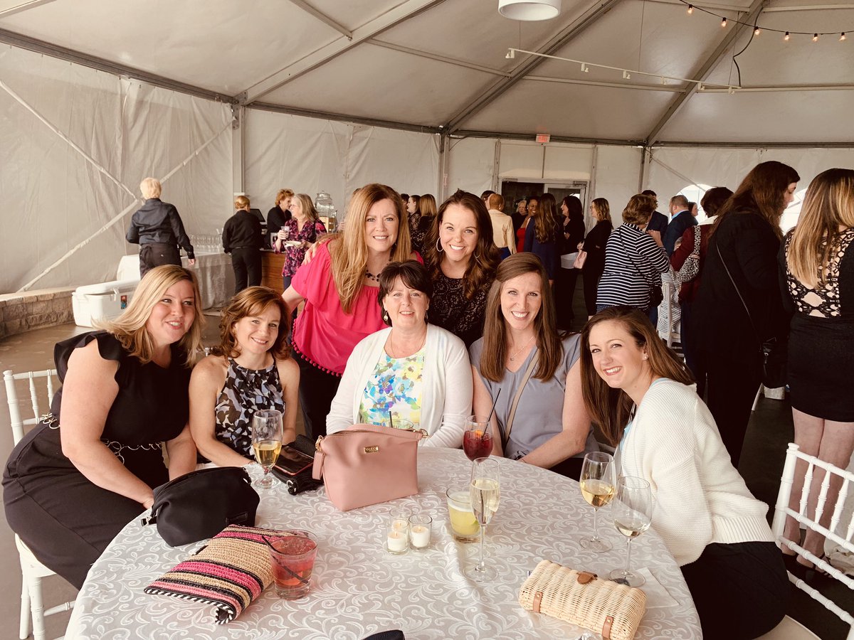 bruinsgoal33's tweet photo. Nurses dinner 2019 #ccunurses #sshospital #NursesWeek https://t.co/MjG0MFTivt