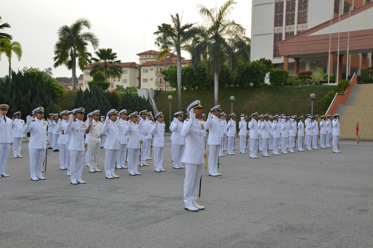 KD SULTAN IDRIS I (@kdsi_1) on Twitter photo Commanding Officer's Parade followed by presentation of Excellent Service Award (APC) and Quarterly Award presentation to outstanding Senior and Junior Rates 2019.
<a href="/reza_azeranil63/">reza</a> <a href="/ArisAdiTanBinA1/">Aris Adi Tan Abdullah</a> <a href="/fmyeor/">Farizal Myeor</a> @MPPL_TLDM Commanding Officer's Parade followed by presentation of Excellent Service Award (APC) and Quarterly Award presentation to outstanding Senior and Junior Rates 2019.
<a href="/reza_azeranil63/">reza</a> <a href="/ArisAdiTanBinA1/">Aris Adi Tan Abdullah</a> <a href="/fmyeor/">Farizal Myeor</a> @MPPL_TLDM