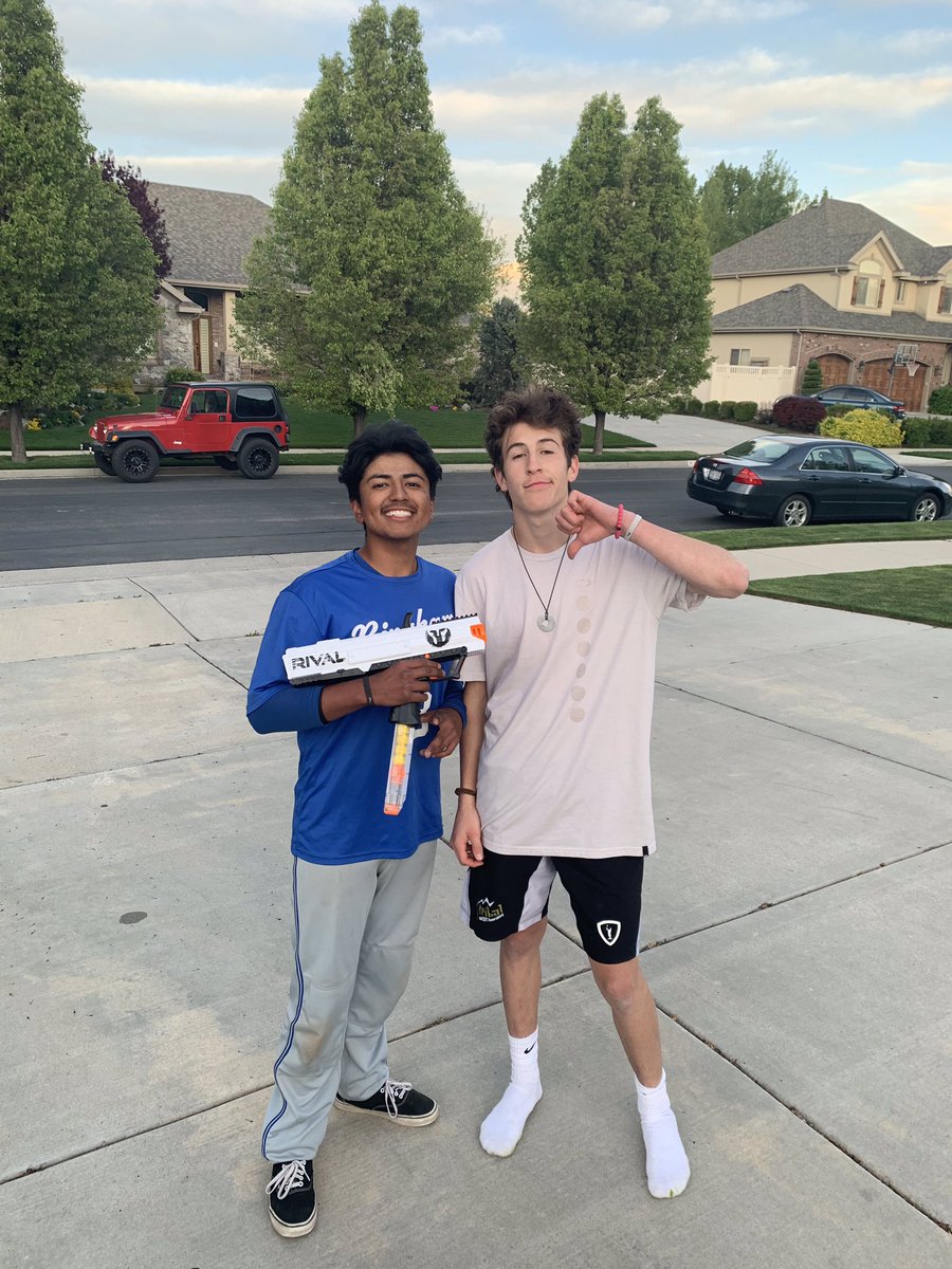 DLthemafia's tweet photo. Don’t sleep on us😤 Tied 1-1 @bhs_assassins_ https://t.co/wpJNNVsqxk