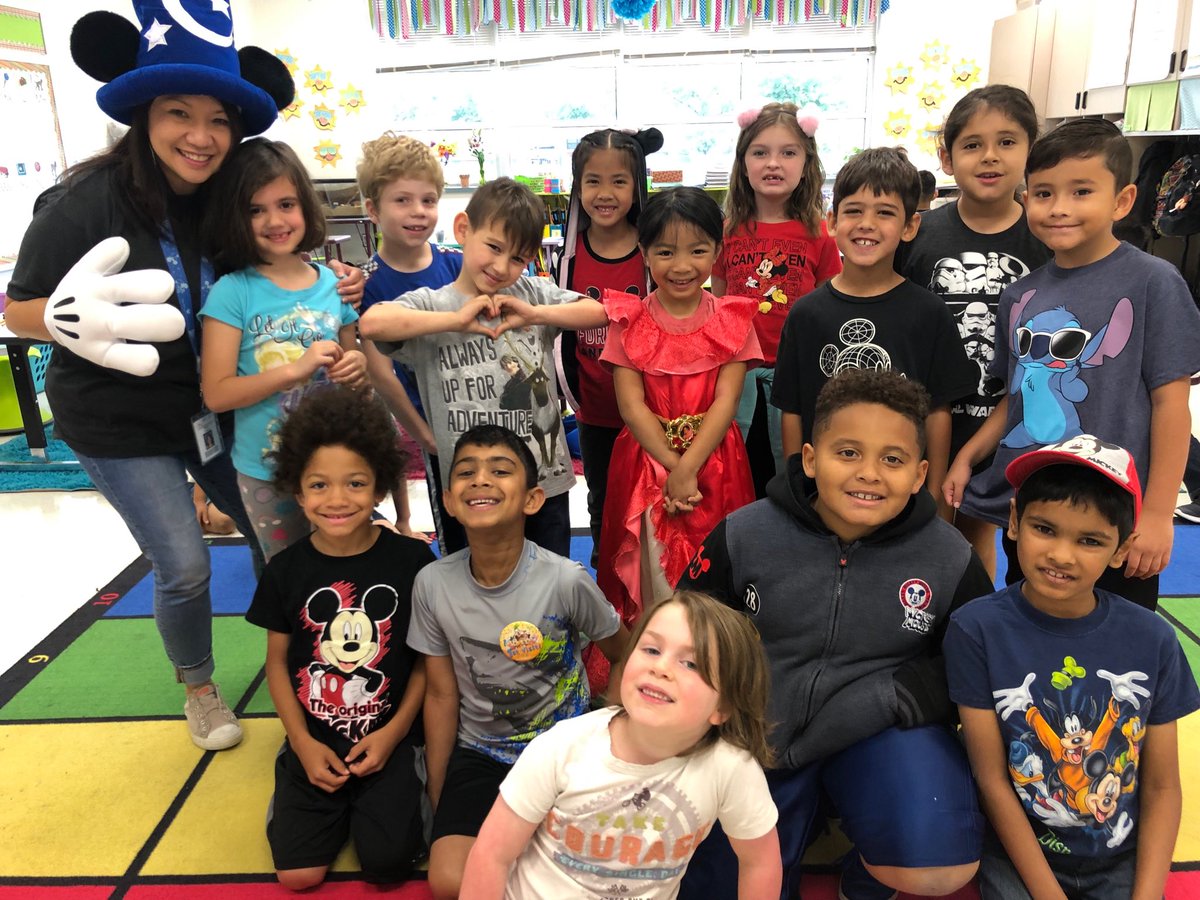 vickicasco7's tweet photo. Dress Like Your Teacher Day! We are all about Disney! #beaversmiles #BeaverFirst @ambermhope @BeaverMST_Stars https://t.co/15fkkbIaPf