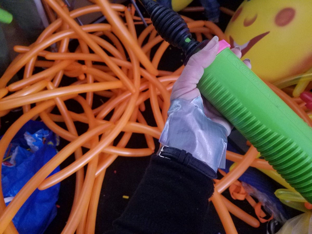 MidniteRavyn's tweet image. If you have seen #ShowDogsMovie, this may look VERY familiar! I JUST found them in my camera LOL (yes, that's MY duct taped hand 😂! #StageBuilding #SetDesign #BalloonBooBoo #OneTakeShot