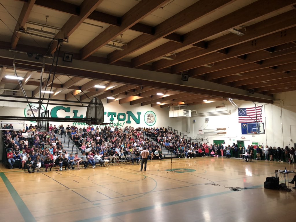 PrincipalMeiss's tweet photo. Tremendous turnout tonight for Clayton’s incoming student/parent night! So excited about another group of young Cubs at Clayton! Can’t wait to start year 10 at this amazing school! https://t.co/LM0aGCGkqx