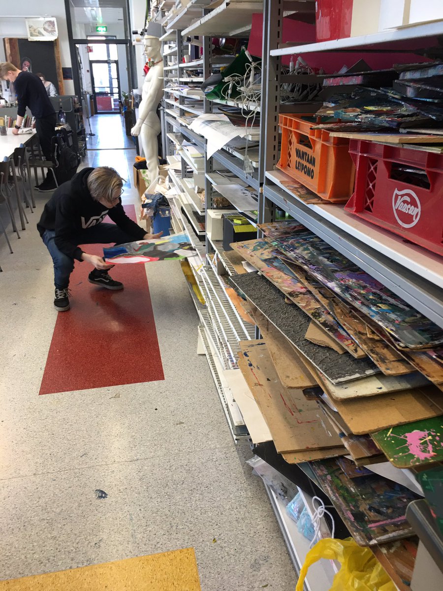Iri_ga's tweet photo. Art Class in Helsinki @CPROviedo @sepiegob @extraiesllanera @EUErasmusPlus #consorciocproviedo #AMICIS #inclusión #ErasmusPlusEs #erasmusplus @EduFuture2020 https://t.co/oLbM5PxfK6