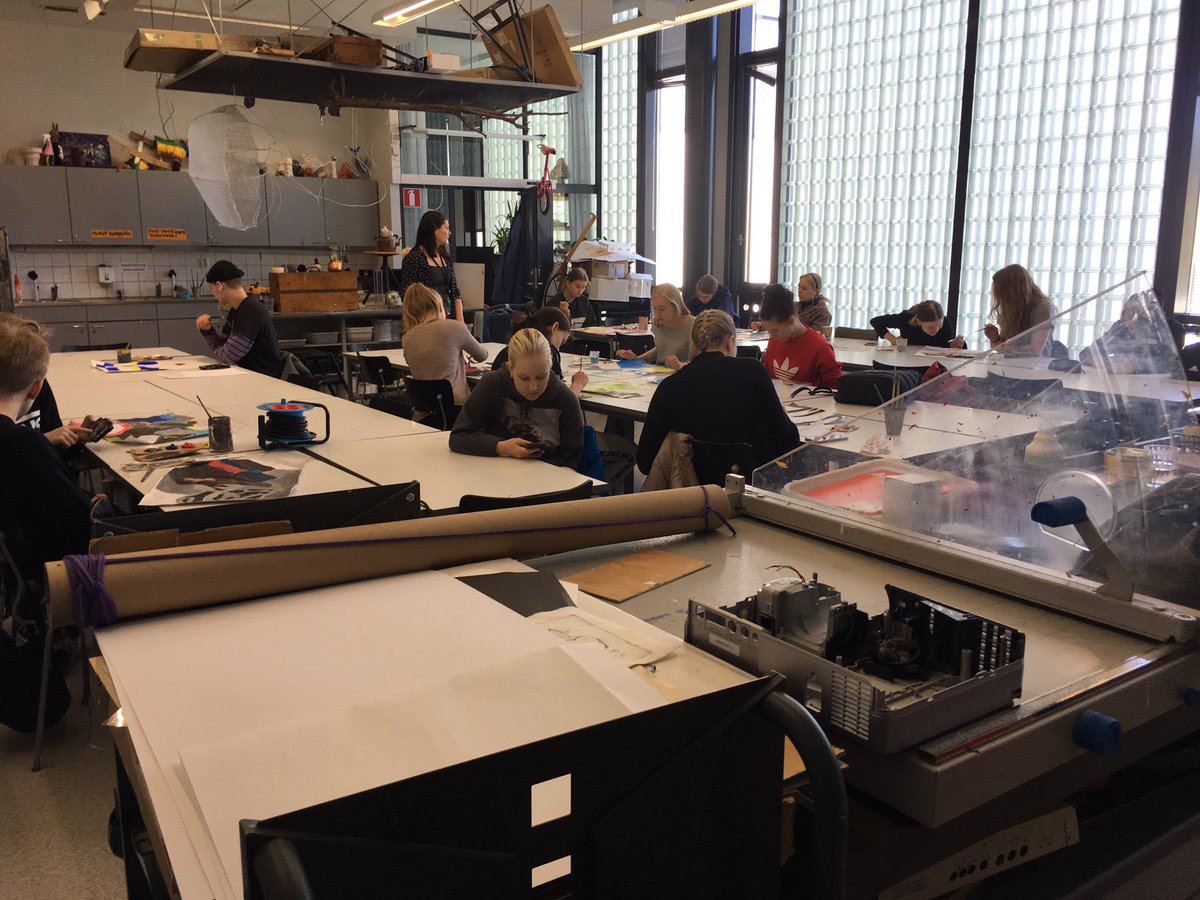 Iri_ga's tweet photo. Art Class in Helsinki @CPROviedo @sepiegob @extraiesllanera @EUErasmusPlus #consorciocproviedo #AMICIS #inclusión #ErasmusPlusEs #erasmusplus @EduFuture2020 https://t.co/oLbM5PxfK6