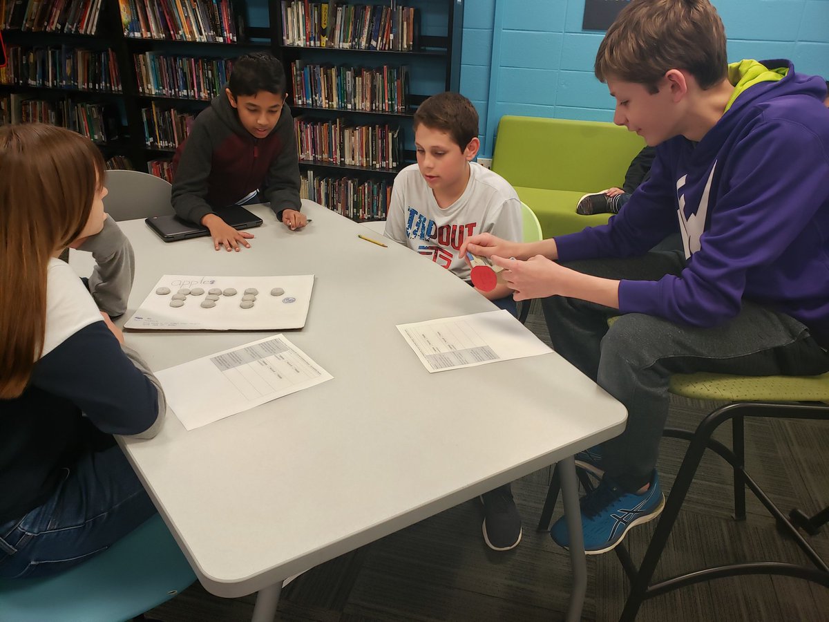 BarronScience's tweet image. 7th and 8th grade unite!! Sharing our 2nd iteration prototypes and getting feedback #innovate68 @Woodridge68