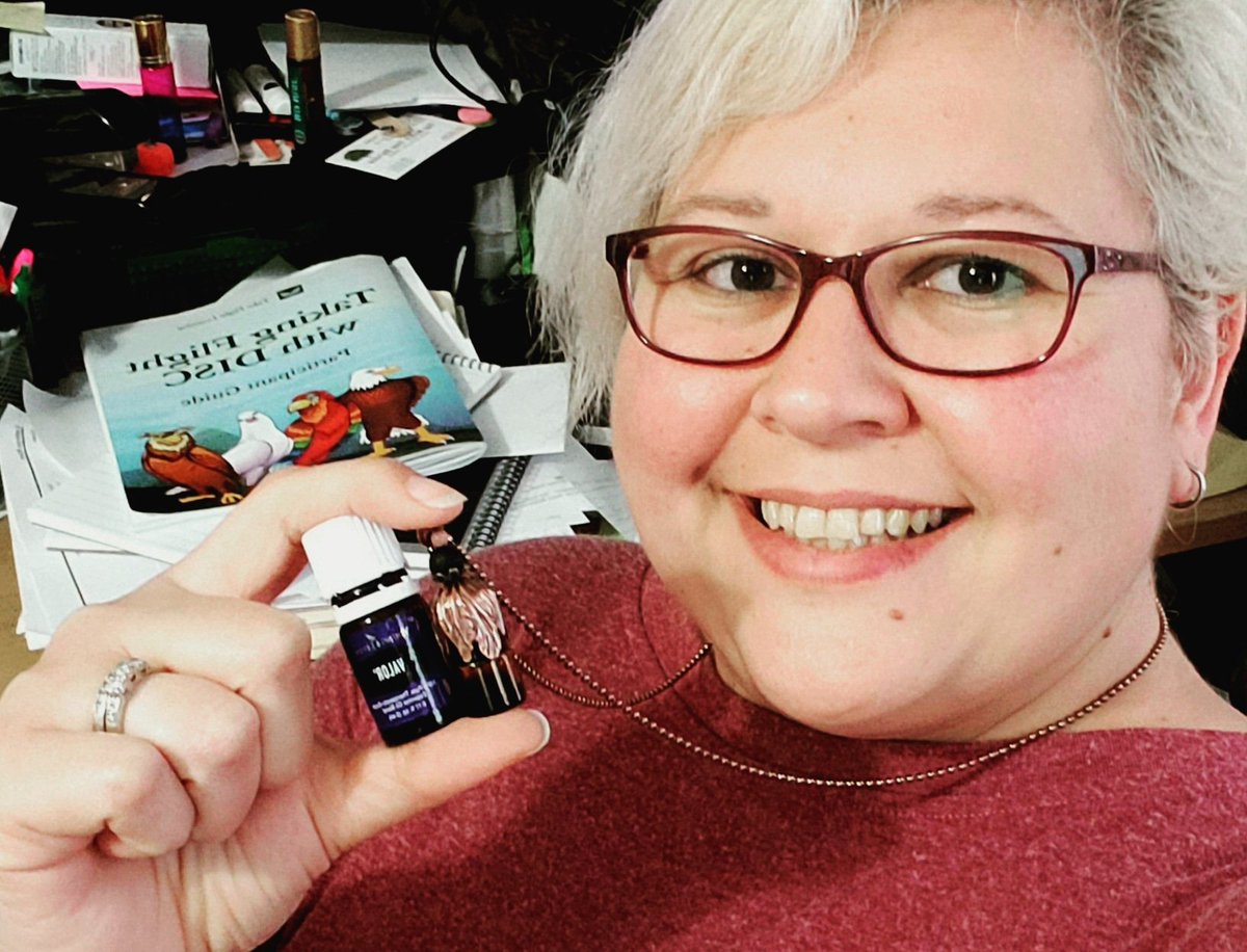 CPSunshineOils's tweet image. Yesterday, I spent about 15 minutes presenting on the system I use daily to a group of clients. Jitters present but I did it with my Valor, a dreamy Young  Living Essential Oil blend. #takeflightlearning #personalityprofile #youngliving #essentialoils #bohgypchic