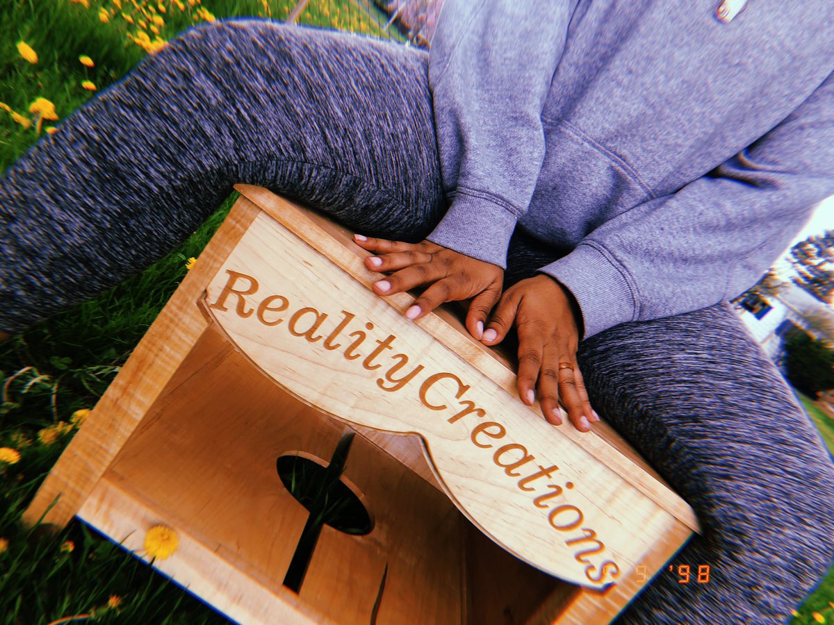 23. Full time entrepreneur | I’ve saw things I’ve imagined. 
#Realitycreations 🌸
#herbalist #Artist #Selfcare #creator #Selflove #YoniSteamingpractitioner 
#wombwellnessworker #SelfHealer