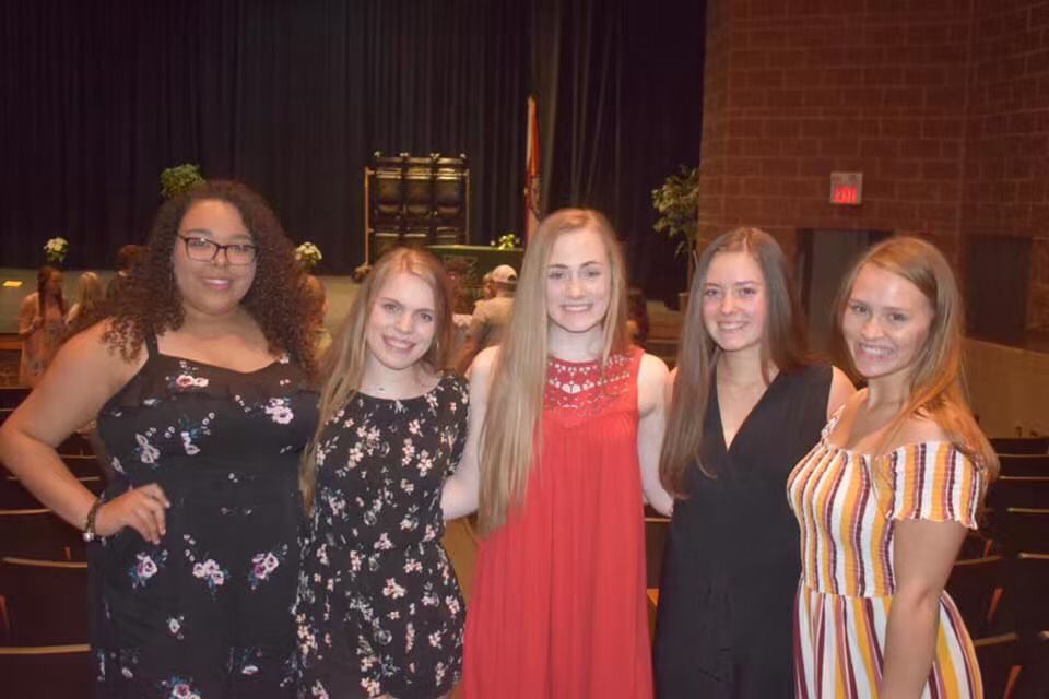 caufrican's tweet photo. #fznseniorslideshow19 https://t.co/EPBAuGI5dL