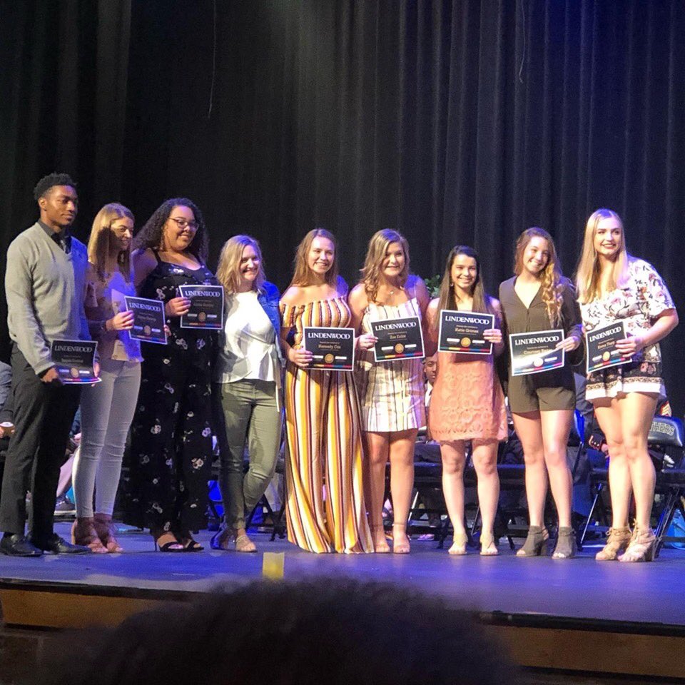 caufrican's tweet photo. #fznseniorslideshow19 https://t.co/EPBAuGI5dL