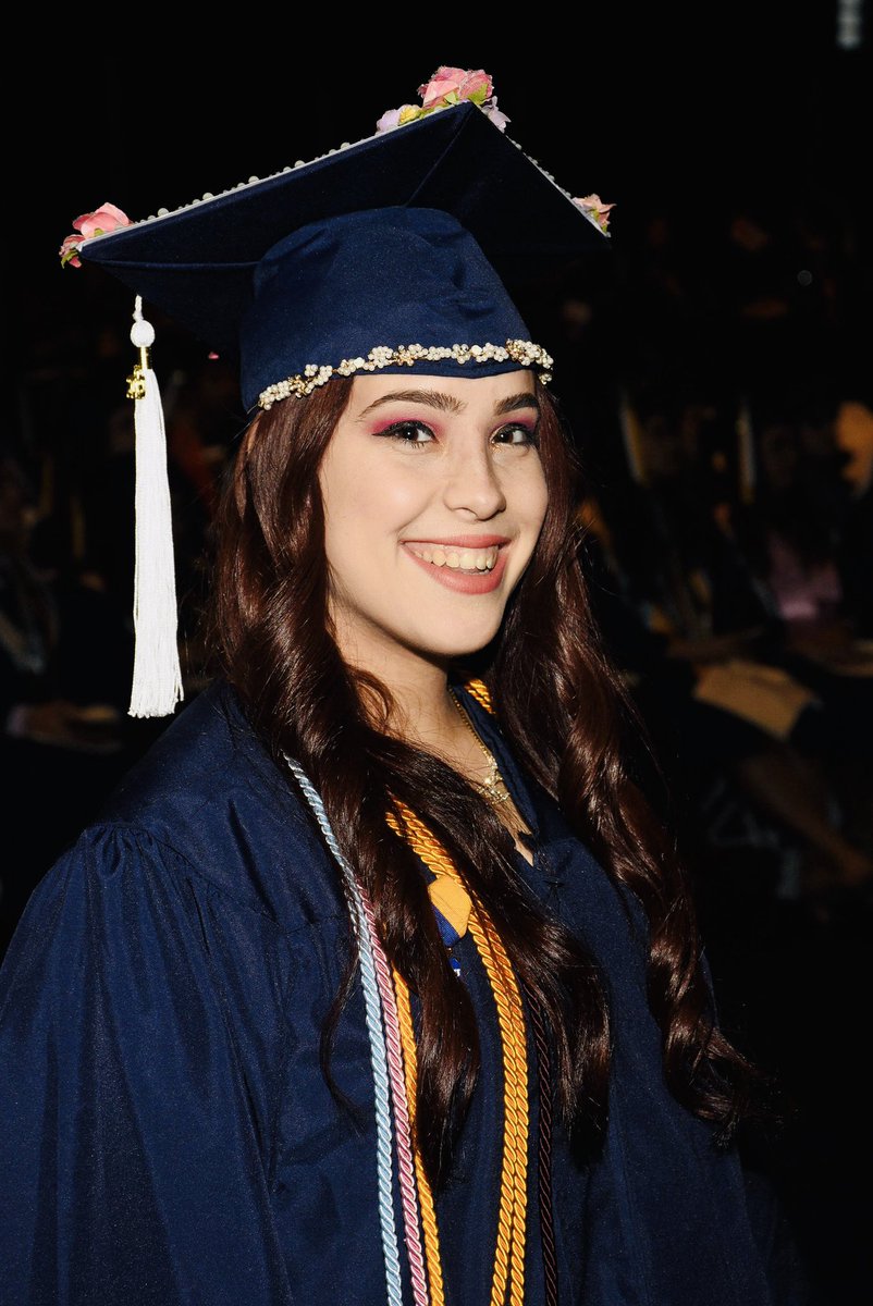 Kaityn_Contino's tweet photo. Me and RoaRy? Best Friends. @FIU #fiugrad #PBKSelfKey #TauSigma https://t.co/3E434Z2H8M