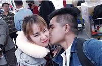 Graphickh1's tweet image. តារាចម្រៀង និងសម្ដែងប្រុសស្រីមិនក្រោម៥០នាក់ ត្រូវបានពលករខ្មែរនៅកូរ៉េរូបនេះចាប់ឱបថើប api.tnaot.com/article/articl…