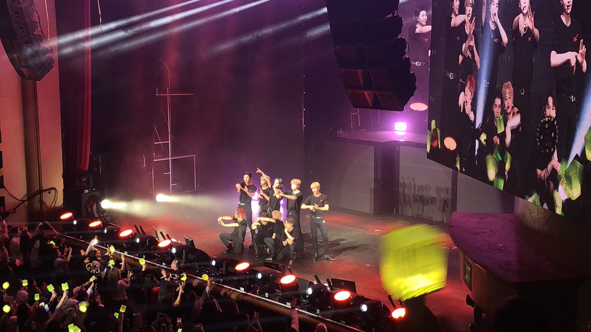 exu_cbx's tweet photo. I had so much fun and I MADE EYE CONTACT WITH DOYOUNG AND YUTA SO MANY TIMES AND HAECHAN SMILED AT ME AND IM NOT OKAY CAUSE I FINALLY GOT TO SEE MY BABIES 😭💚 #NCT127inSJ https://t.co/2WKzXZncAu