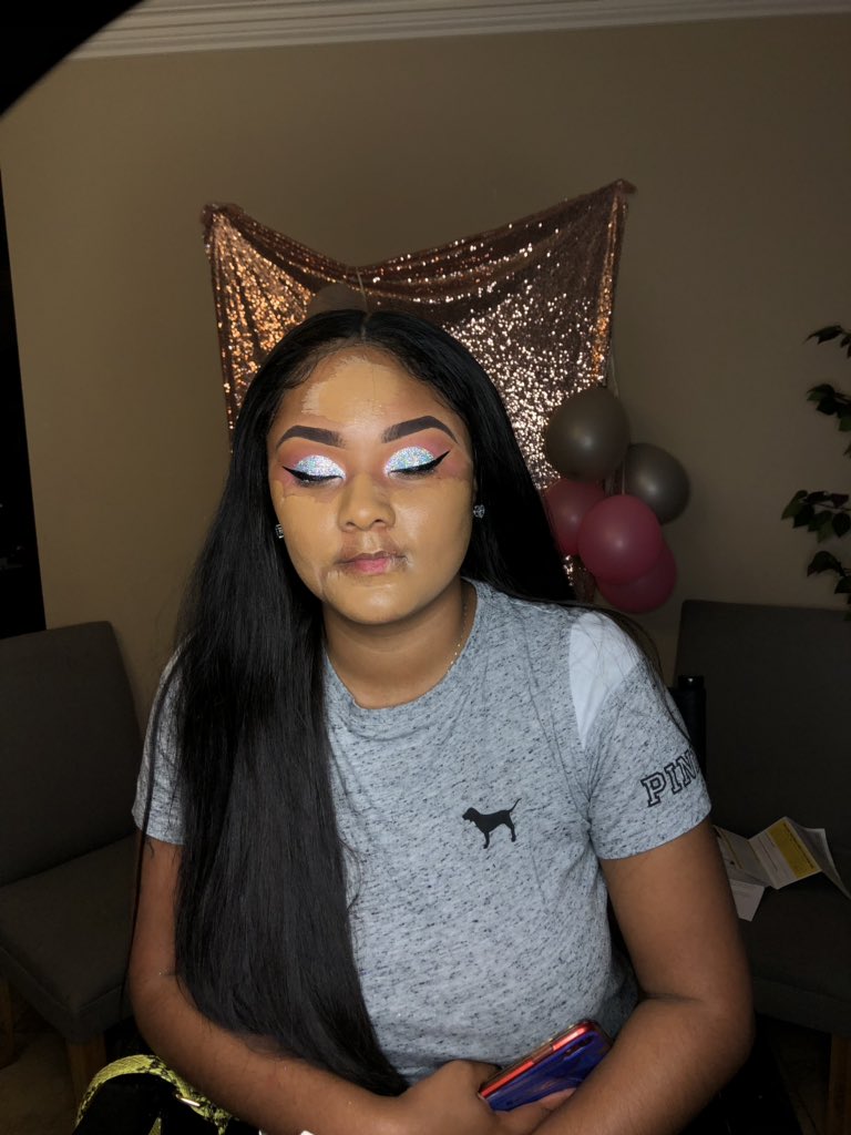 KMVmakeup's tweet photo. GET INTO THESE EYES 🤩a loyal client luv her❤️ #kmvmakeup #nolamua #neworleansmua #makeupartist #17yroldmua #neworleansmakeupartist #makeupaddict #undiscoveredmuas #youngenterpreneur #makeup #makeupartistworldwide #makeupartist #youngmu #nolamakeupartist #nolabeat #teenmua https://t.co/DC2lytwNHm