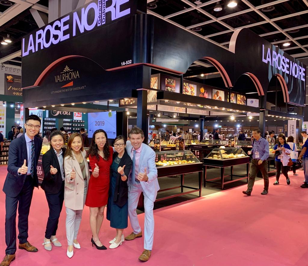 larosenoire_glo's tweet photo. Last day at HOFEX 2019. Great show. Wonderful to see all our friends and customers. Thanks for all your support.
#hofex #hofex2019 #larosenoire #passionbygd #exhibit #HongKong #foodexhibition #tarts #tartshell #chocolate #boulangerie #confiserie #pastrychefsofinstagram #hk https://t.co/MAQuz4ebwK