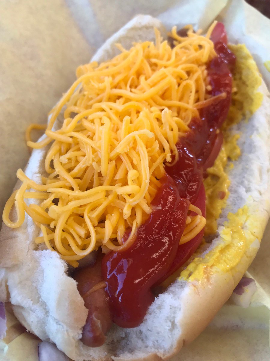 CorpChefLloyd's tweet photo. Where do you go as soon as you are off your diet? What is your go-to post diet, glutton meal? Me, I went to #HappyHound in @TownLG. #cheesehound #hotdogs #foodie #hotdoglover #somuchcheese https://t.co/c4KgNN4PYp