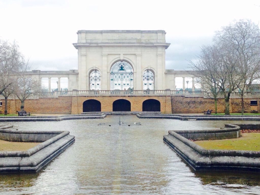 The earthworks of Victoria Embankment were constructed 1898-1901. A further area of land was bought in 1920 by Sir Jesse Boot to be preserved as open space and a memorial site for the war dead. Opened in 1927. G2 listed #Nottingham #Notts #Nottinghamshire