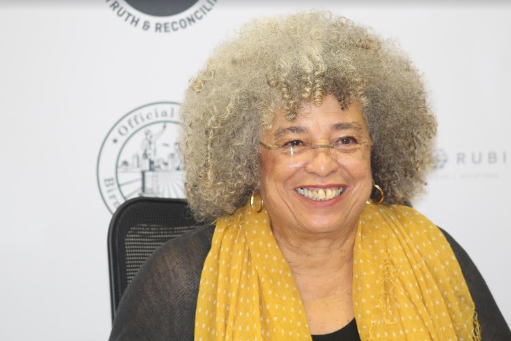 Angela Davis Denounces Attacks on Afro-Colombian Social Movements 
by Angela Y. Davis
bit.ly/2HptTpp
Afro-Colombians face repression and outright violence as a consequence of their struggle to defend their territory, protect the environment, and combat racism.