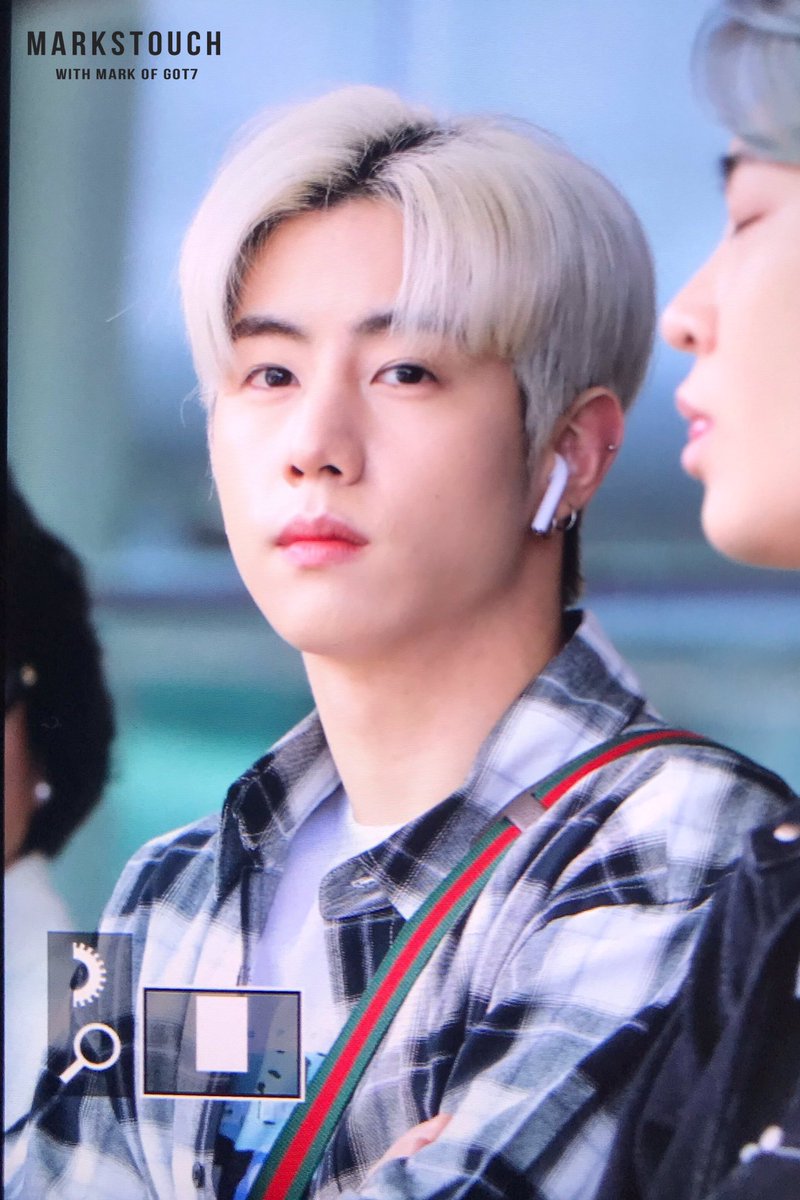 markstouch's tweet photo. 190510 제주에 조각도착💚 #GOT7 #갓세븐 
#GOT7_SPINNINGTOP
#GOT7_BETWEEN_SECURITY_AND_INSECURITY #MarkTuan #마크⁠ #MARK #段宜恩 #단의은 https://t.co/0Sh2b7L65L