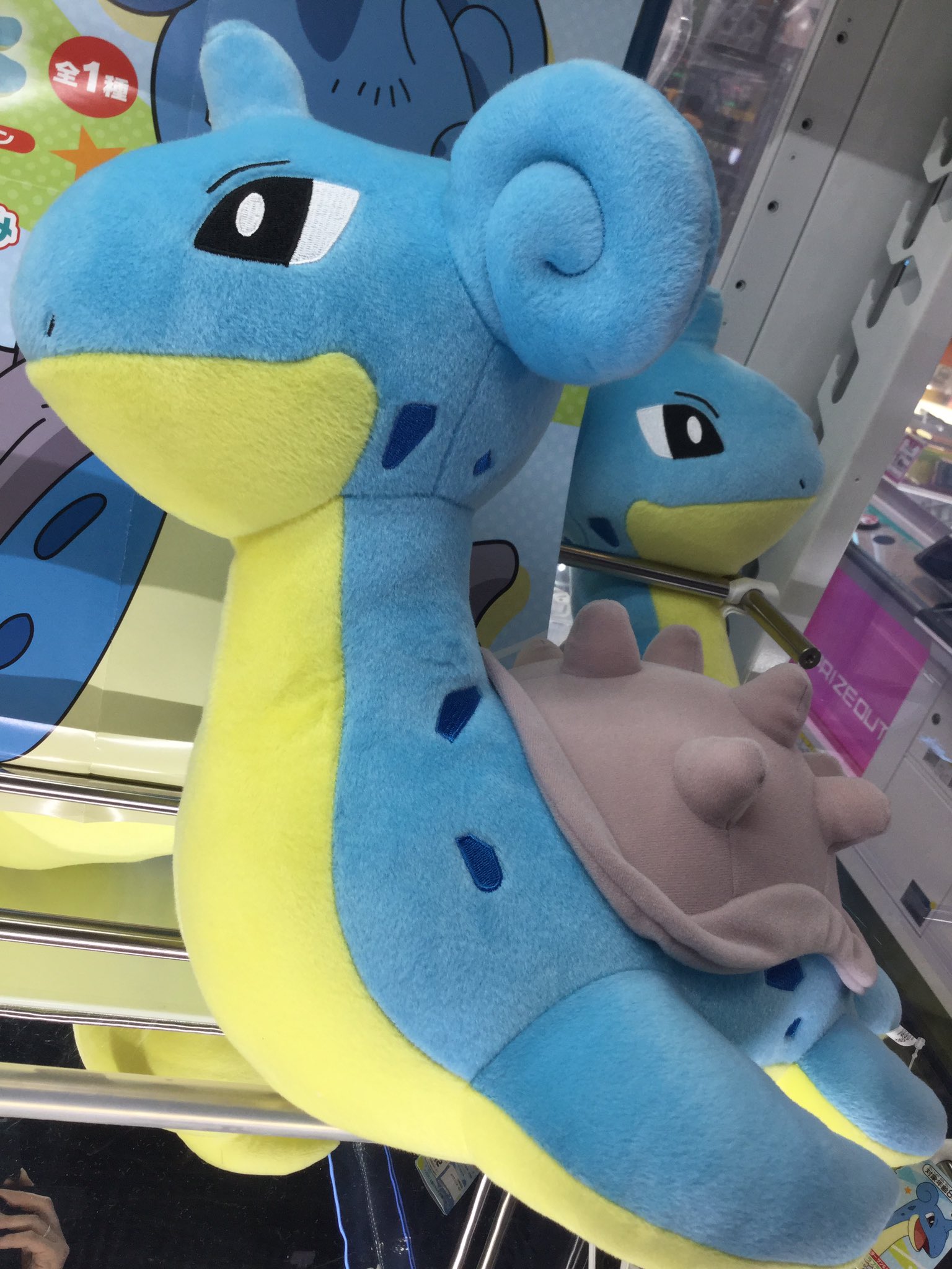セガ赤羽 景品情報 ポケットモンスター サン ムーン めちゃでかラプラスぬいぐるみ 人気のポケモンめちゃでかぬいぐるみ シリーズ ラプラスが展開中 大きめのぬいぐるみで 存在感バッチリです ラプラスと一緒に夏を過ごしませんか セガ