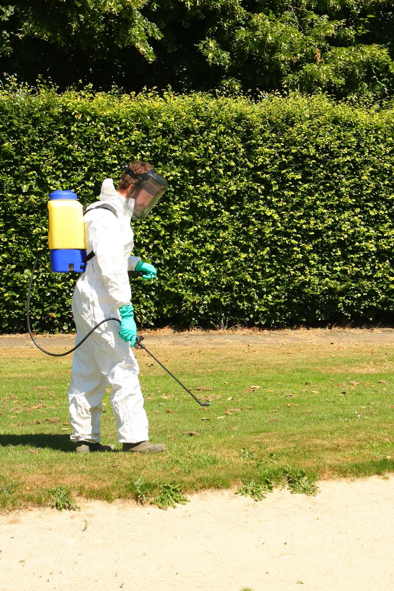 daera_ni's tweet photo. Professional users of pesticides – Some practical help before using your sprayer application equipment. https://t.co/0w78GrNkYI #ProtectYourWater https://t.co/21n4Hrtdcx