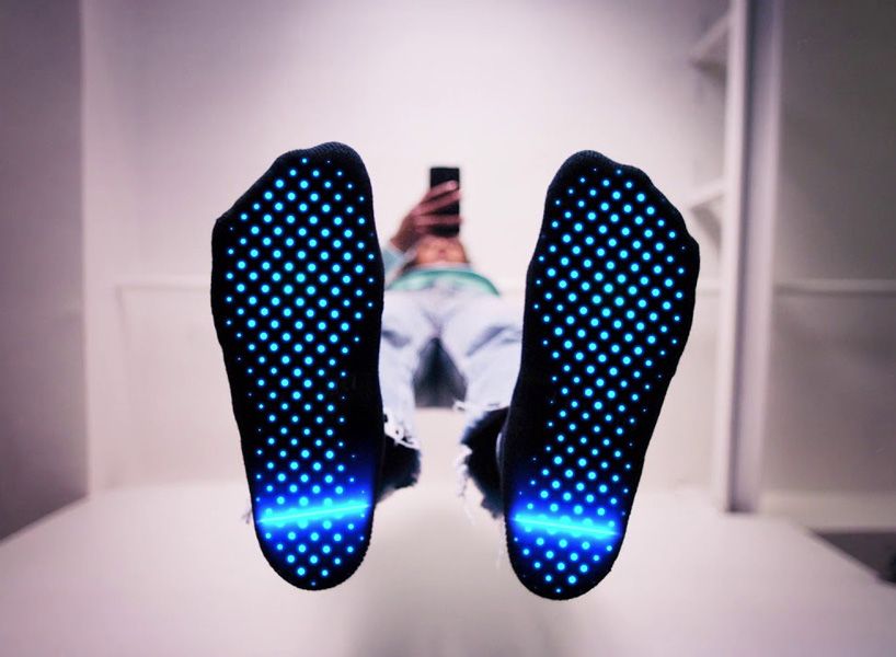 designboom's tweet photo. NIKE app now uses AR to scan and measure your feet with perfect accuracy https://t.co/Yddpn4CA6m https://t.co/k3vLxGHQuO