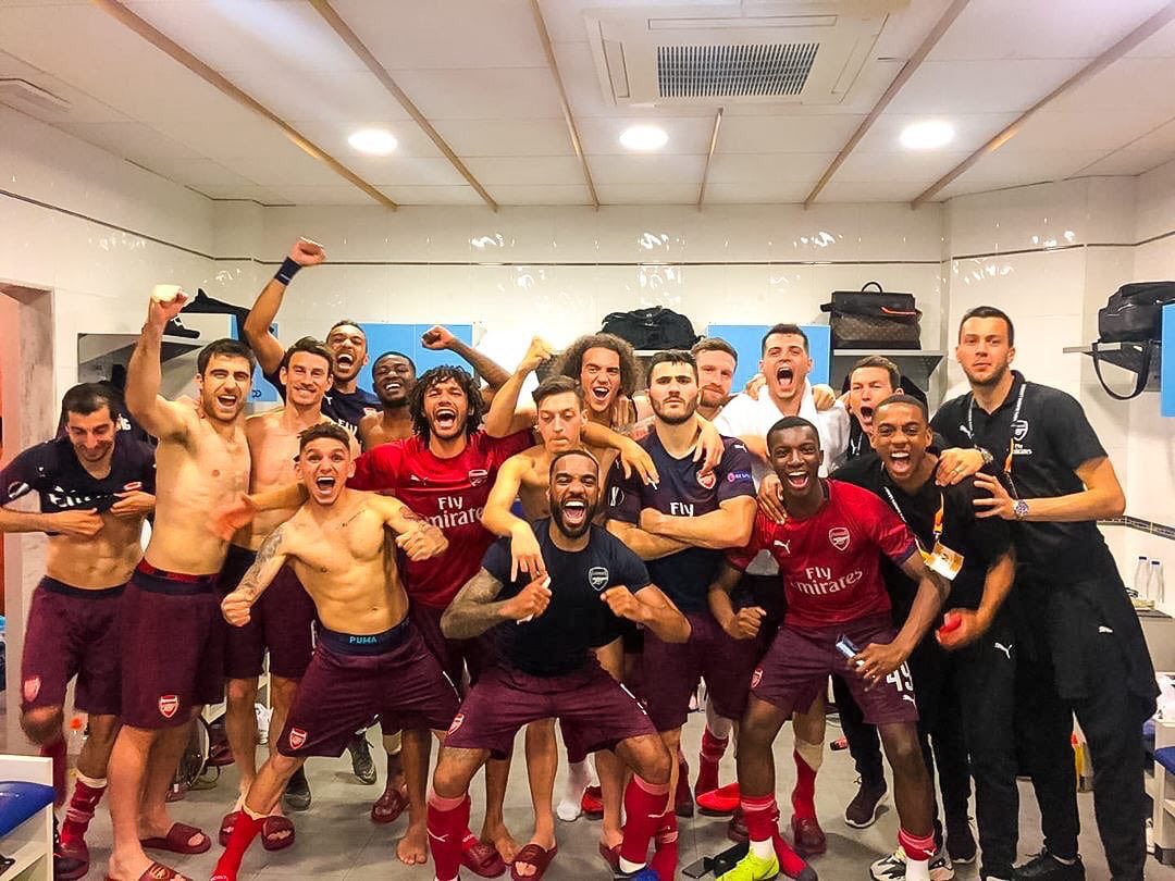 Zezou8's tweet photo. This way to Baku👉👉👉👉 @Arsenal @NatanielOelf https://t.co/jgikxS7SqQ