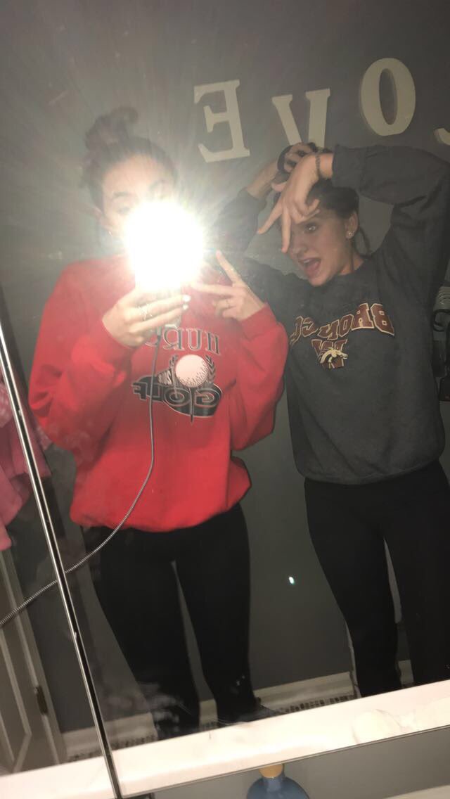 JillChapp's tweet photo. happy birthday weird ass❤️ love you #staywild @aniela_3 https://t.co/mQuOOqv4Qq